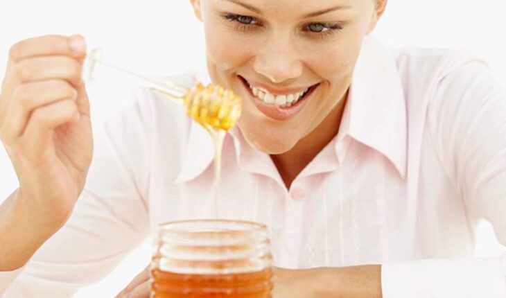 Eat a Spoonful of Honey Every Night and See What Might Happen to Your Body