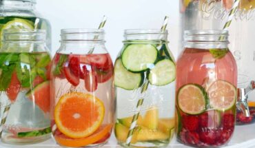 Hör auf, Soda zu trinken: 7 Wege, wie dein Wasser besser schmeckt
