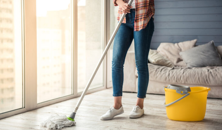 Easy & Natural Ways to Clean Your Floor